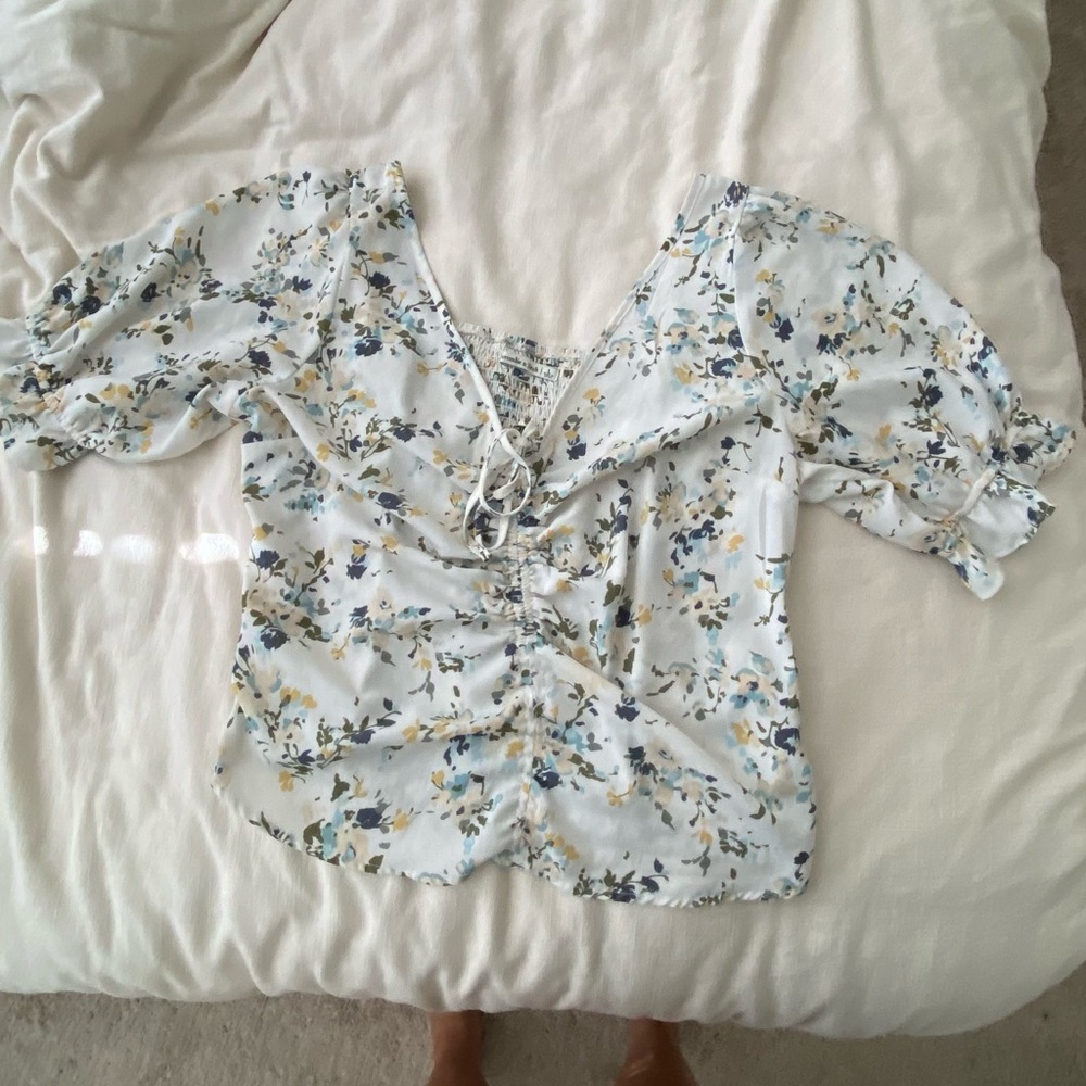Abercrombie ruched front blouse